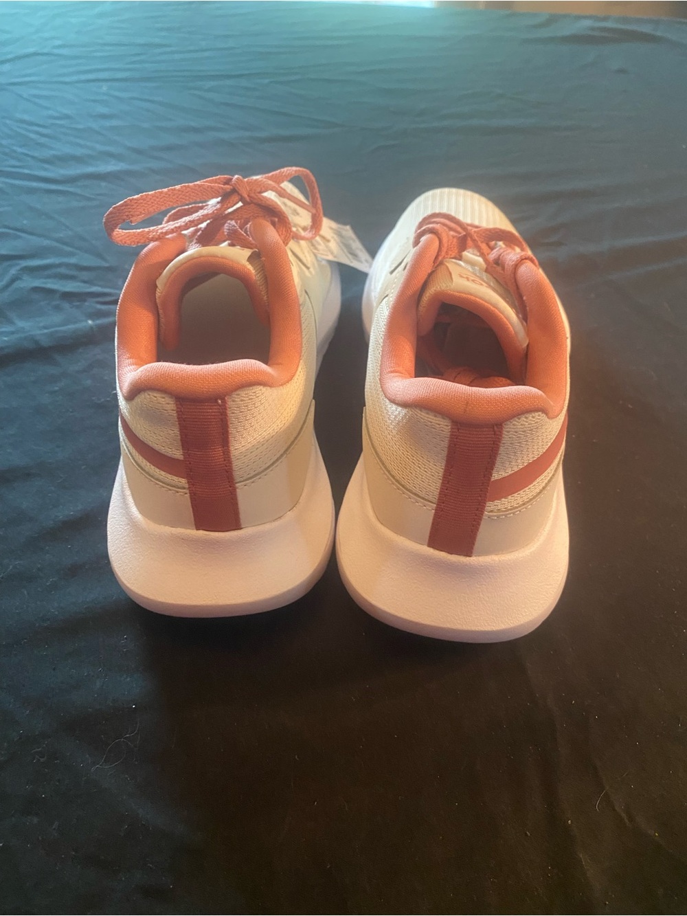 Reebok Energen Lux Lightweight Running Sneakers in Cream & Dusty Rose - Picture 4 of 7